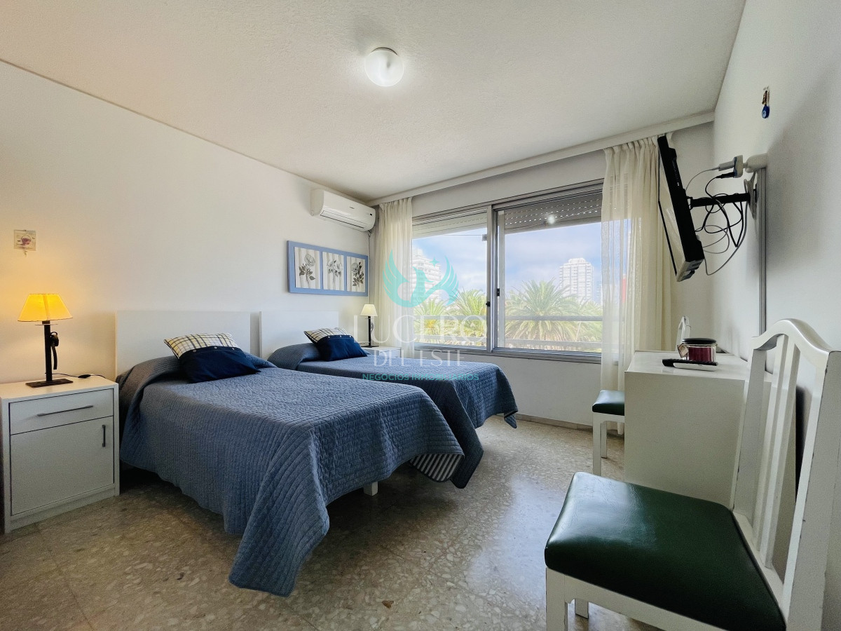 Apartamento ID.677 - Alquiler Anual Apartamento de 1 Dormitorio y Medio en la Península, Punta del Este