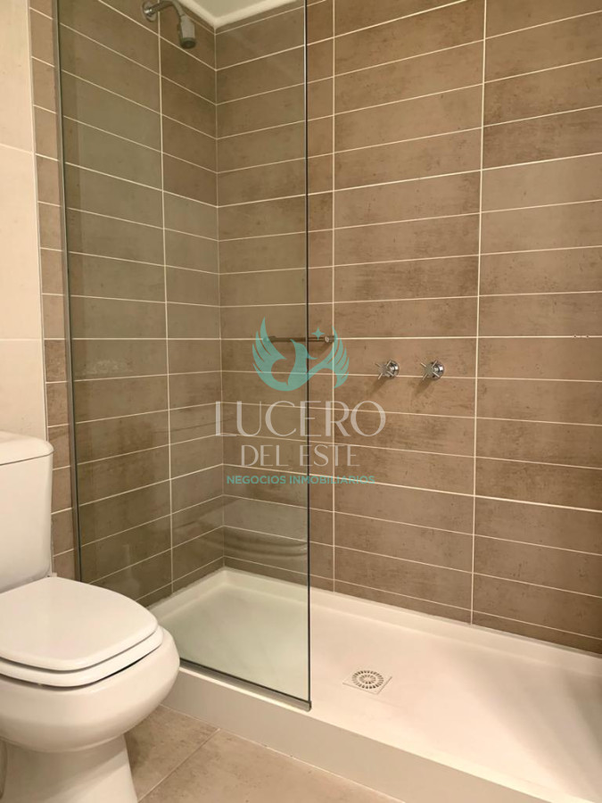 Apartamento ID.1266 - Excelente Apartamento de 2 Dormitorios en Ocean Drive, Punta del Este