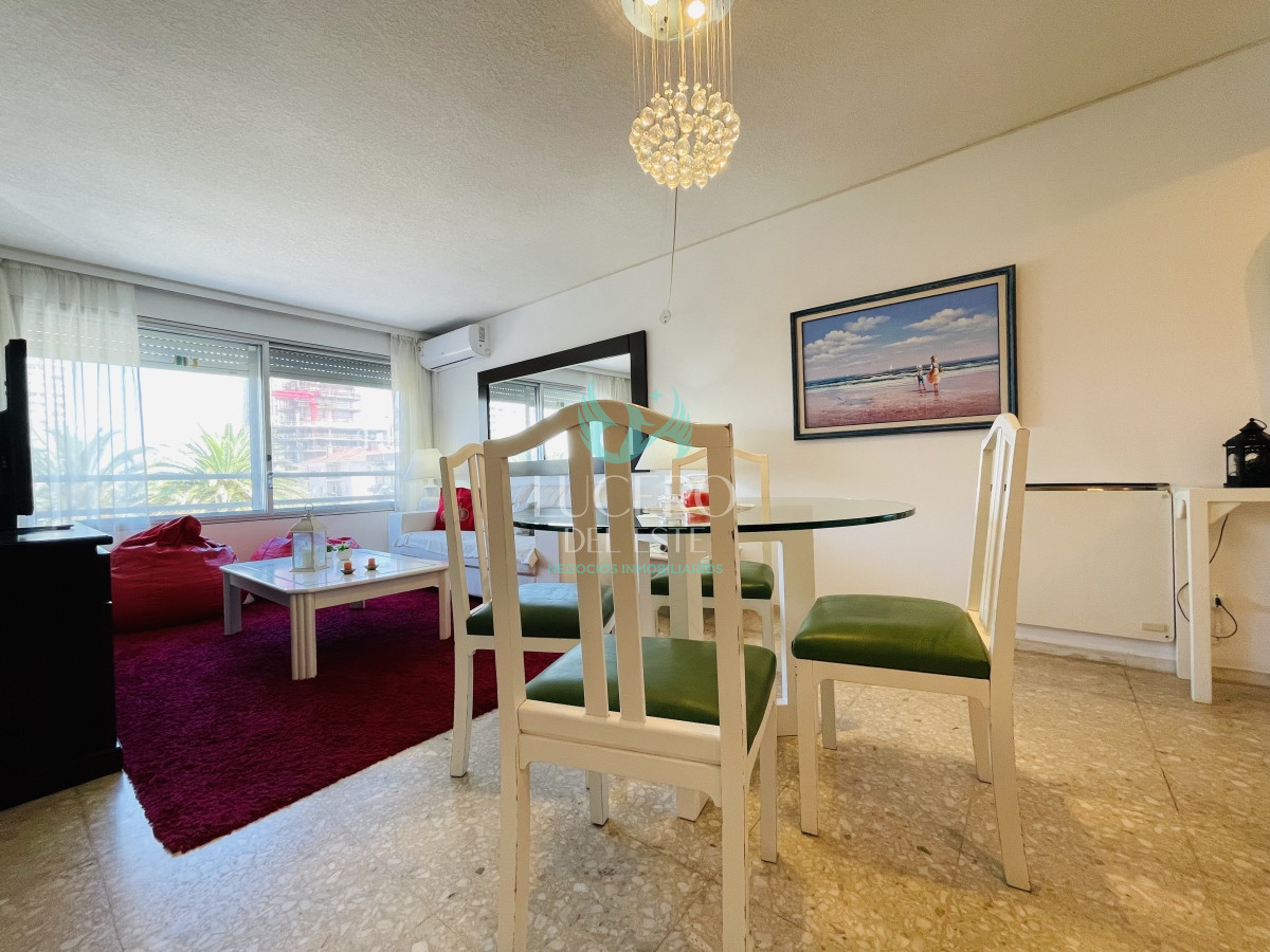 Apartamento ID.677 - Alquiler Anual Apartamento de 1 Dormitorio y Medio en la Península, Punta del Este