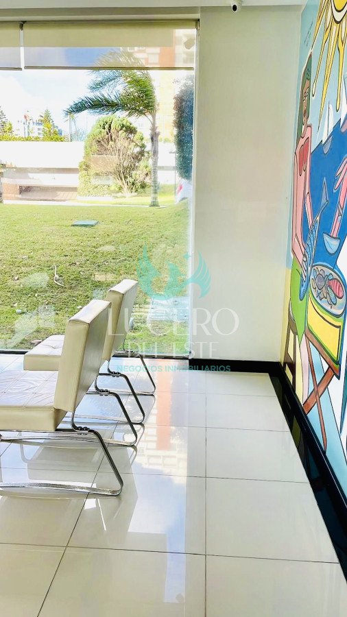 Apartamento ID.1035 - Apartamento de 1 Dormitorio en Torre con Servicios, Cerca del Mar - Alquiler Anual, Punta del Este