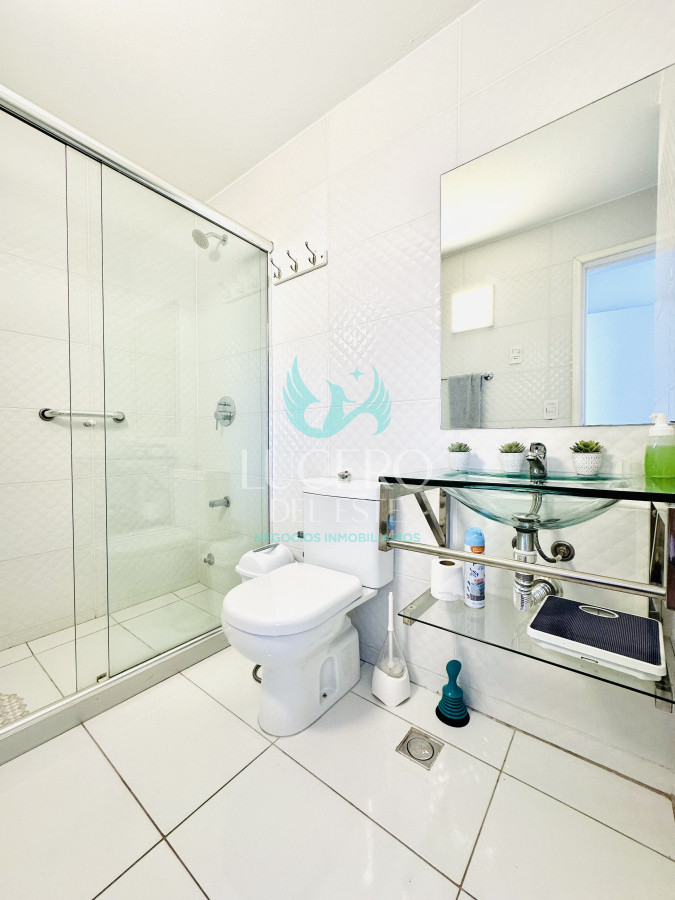 Apartamento ID.1232 - Apartamento en alquiler de 2 dormitorios con 2 baños sobre Roosevelt, Punta del Este