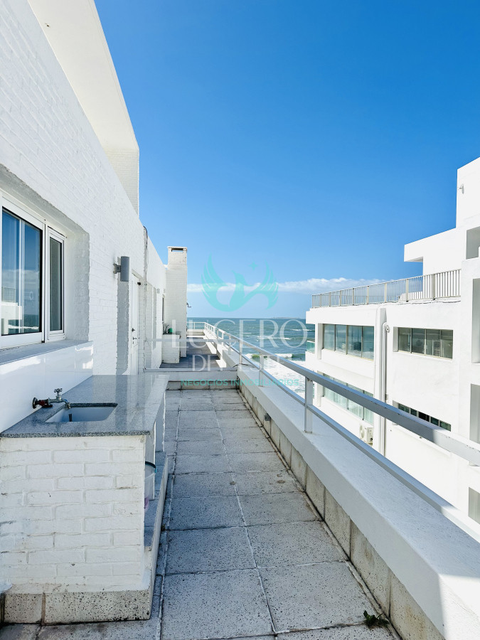 Apartamento ID.1288 - Alquiler y venta de apartamento con vista al Mar en Península de 3 dormitorios más dependencia