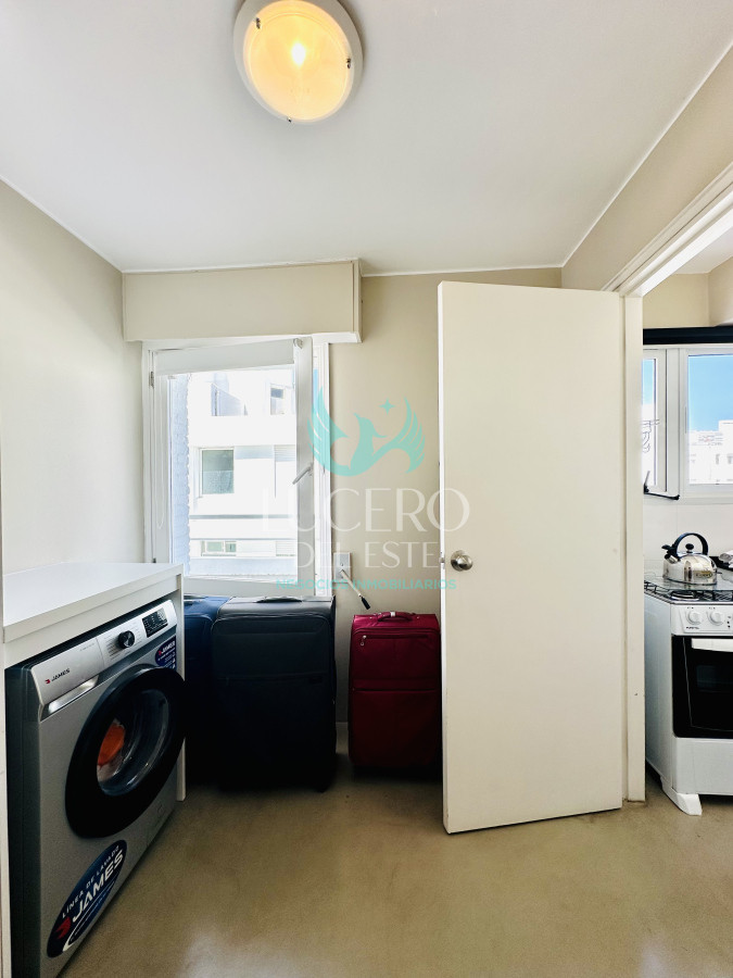 Apartamento ID.1288 - Alquiler y venta de apartamento con vista al Mar en Península de 3 dormitorios más dependencia