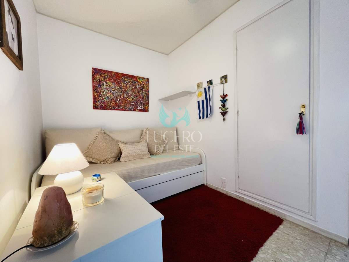 Apartamento ID.677 - Alquiler Anual Apartamento de 1 Dormitorio y Medio en la Península, Punta del Este