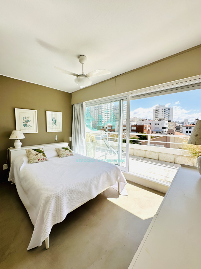 Apartamento ID.1288 - Alquiler y venta de apartamento con vista al Mar en Península de 3 dormitorios más dependencia