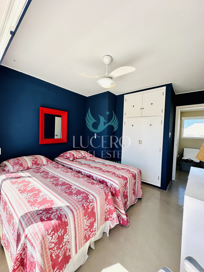 Apartamento ID.1288 - Alquiler y venta de apartamento con vista al Mar en Península de 3 dormitorios más dependencia