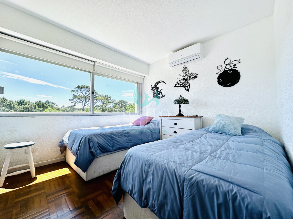 Apartamento ID.1232 - Apartamento en alquiler de 2 dormitorios con 2 baños sobre Roosevelt, Punta del Este