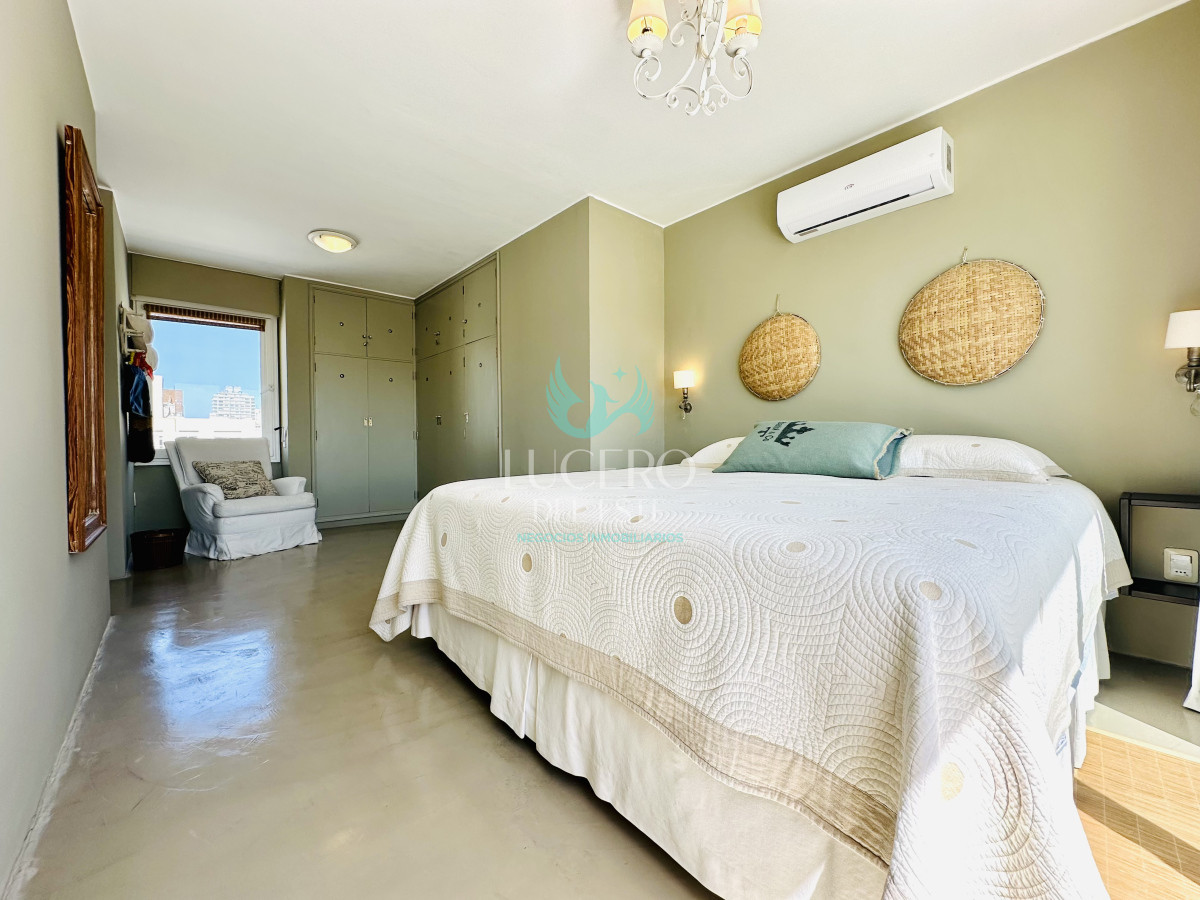 Apartamento ID.1288 - Alquiler y venta de apartamento con vista al Mar en Península de 3 dormitorios más dependencia