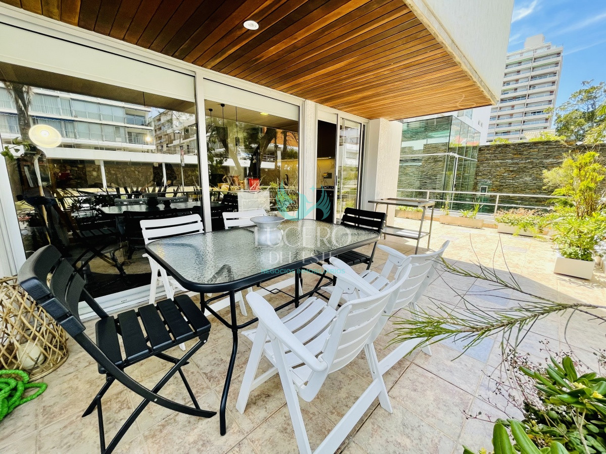 Apartamento ID.788 - Apartamento en Alquiler Anual 2 Dormitorios en Península a pasos del Puerto, Punta del Este