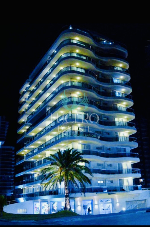 Apartamento ID.1035 - Apartamento de 1 Dormitorio en Torre con Servicios, Cerca del Mar - Alquiler Anual, Punta del Este