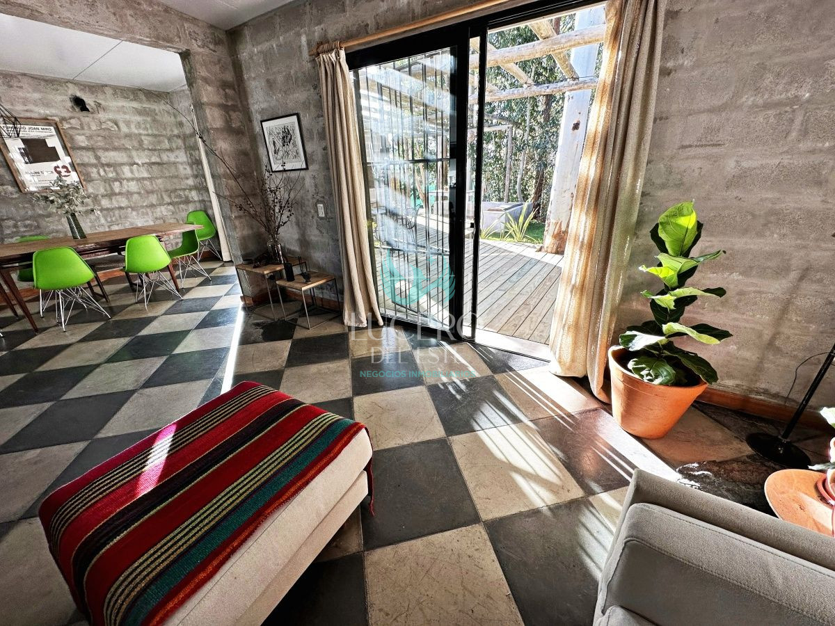 Casa ID.1749 - Casa moderna en venta de 3 Dormitorios en Parque Burnett, Pinares