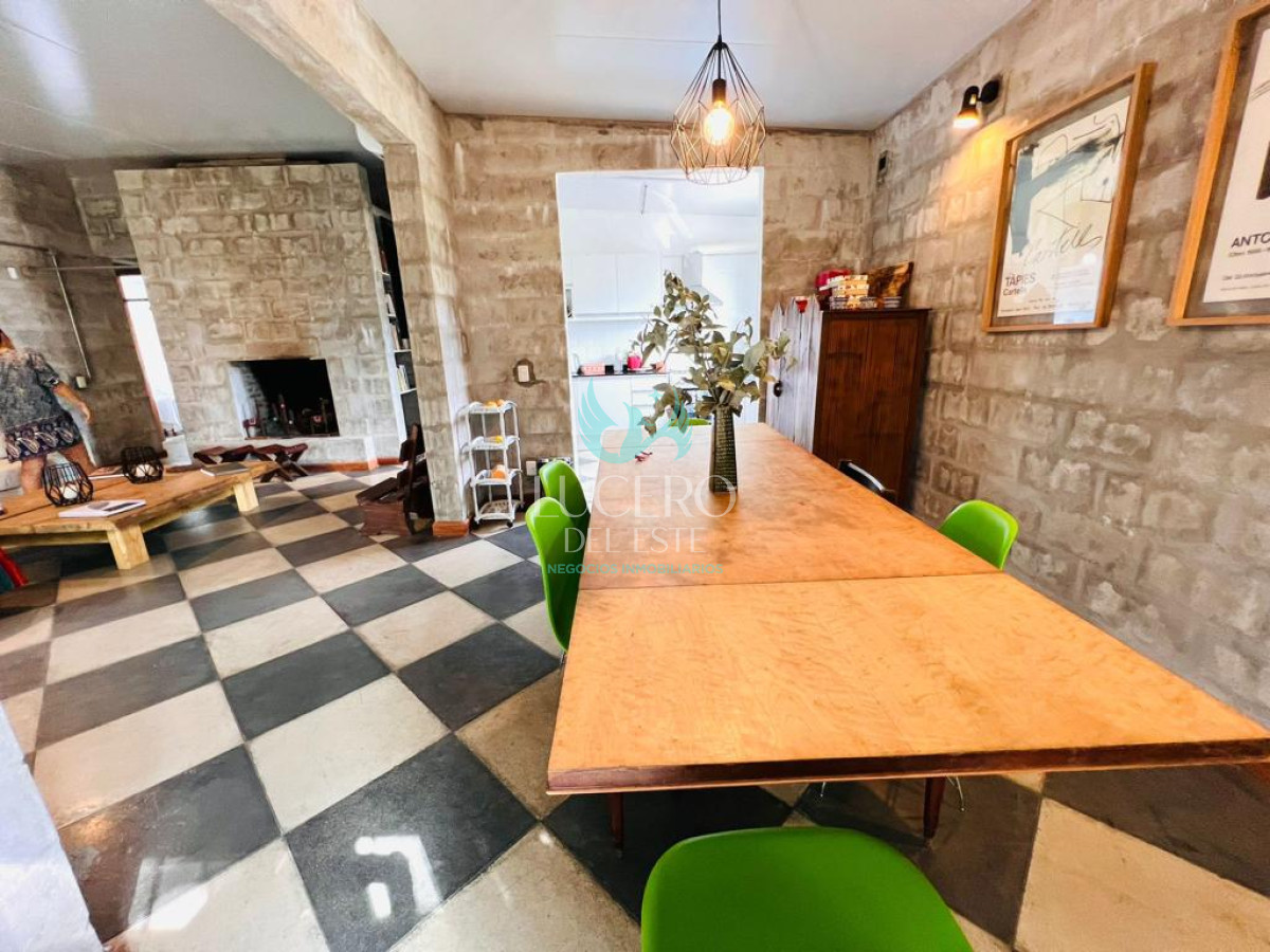 Casa ID.1749 - Casa moderna en venta de 3 Dormitorios en Parque Burnett, Pinares