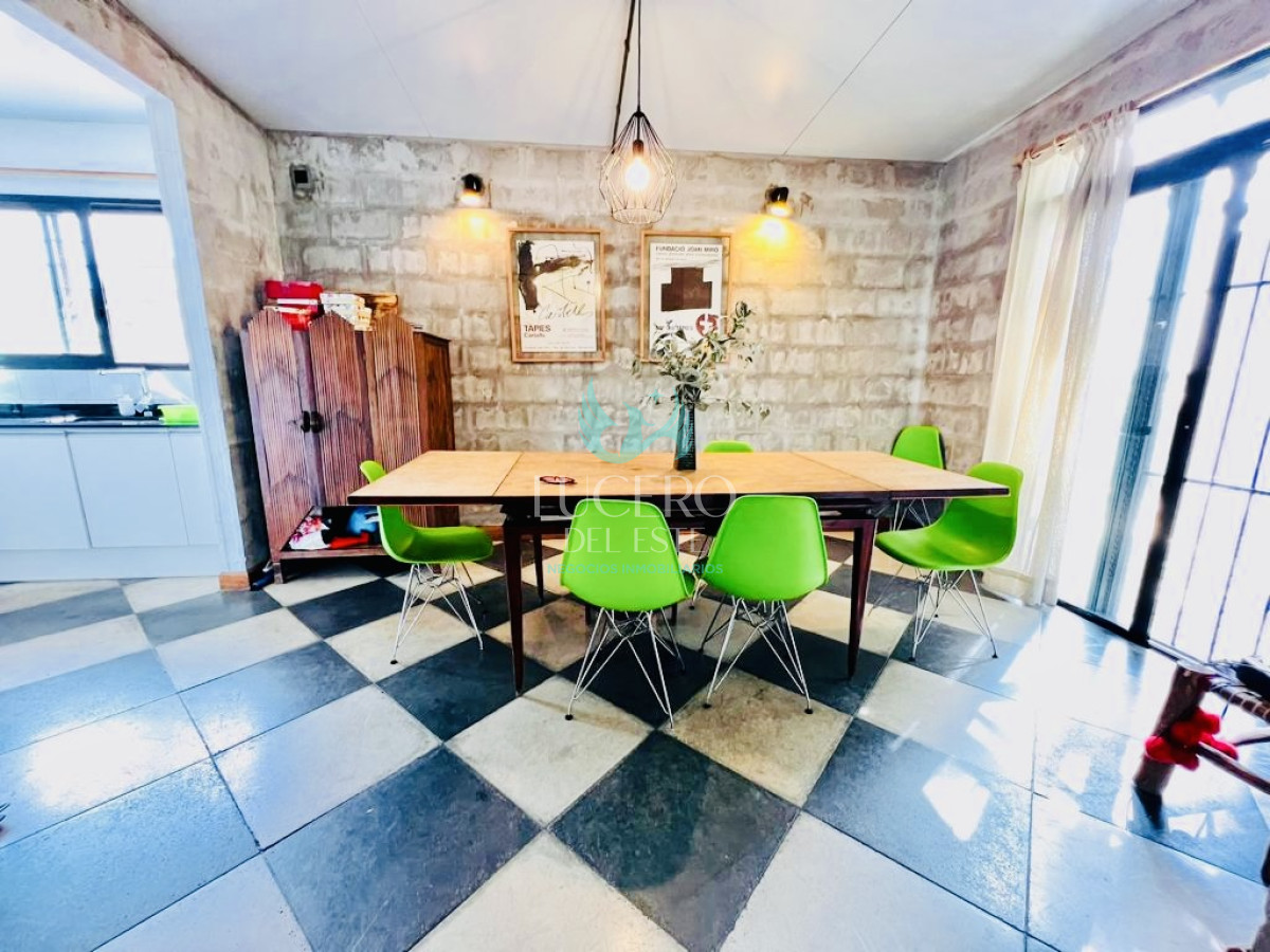 Casa ID.1749 - Casa moderna en venta de 3 Dormitorios en Parque Burnett, Pinares