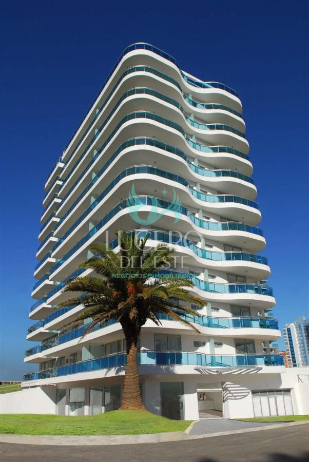 Apartamento ID.1035 - Apartamento de 1 Dormitorio en Torre con Servicios, Cerca del Mar - Alquiler Anual, Punta del Este