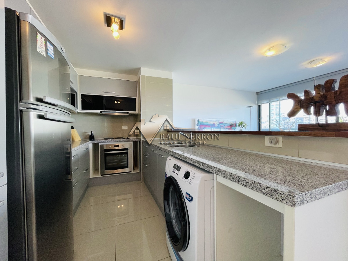 Apartamento ID.1985 - Apartamento de 2 Dormitorios y Parrillero Frente a Playa Brava, Punta del Este