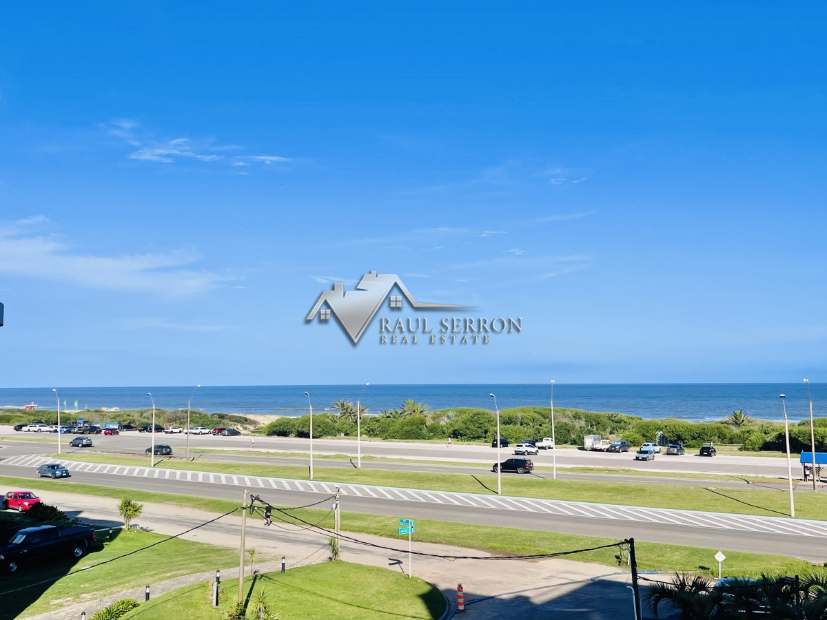 Apartamento ID.1985 - Apartamento de 2 Dormitorios y Parrillero Frente a Playa Brava, Punta del Este