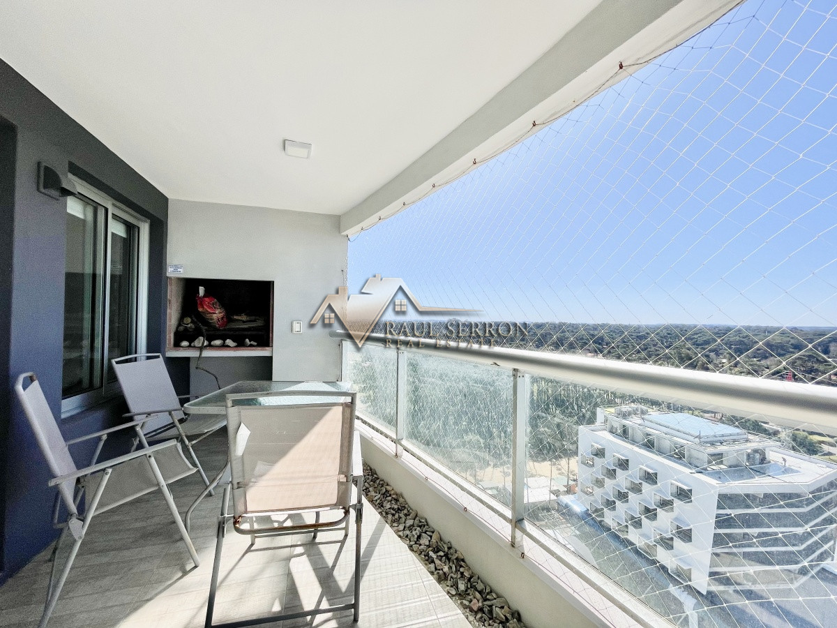 Apartamento ID.1594 - VENTA DE APARTAMENTO DE 2 DORMITORIOS Y DEPENDENCIA CON PARRILLERO PROPIO EN LOOK BRAVA PUNTA DEL ESTE 