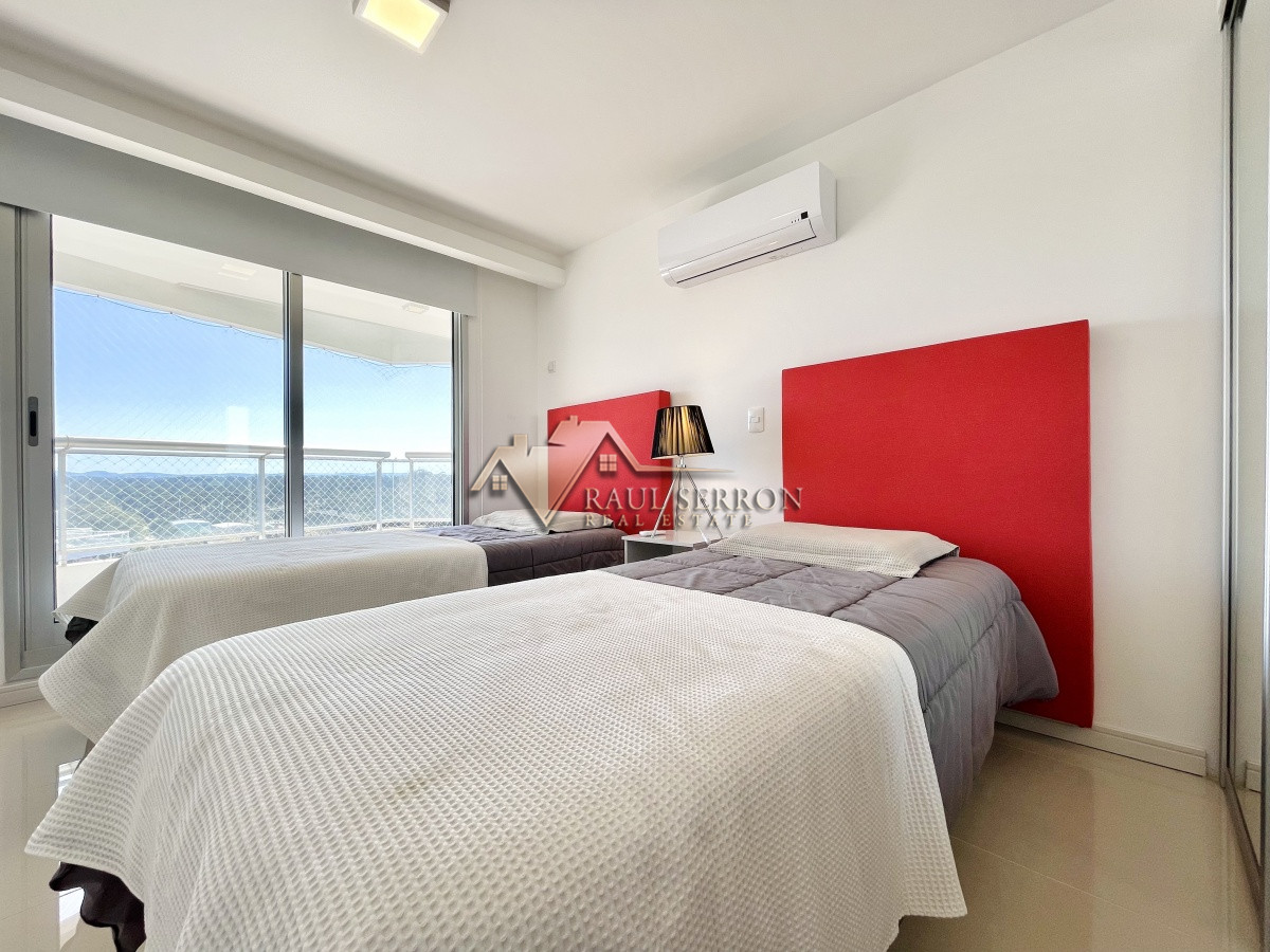 Apartamento ID.1594 - VENTA DE APARTAMENTO DE 2 DORMITORIOS Y DEPENDENCIA CON PARRILLERO PROPIO EN LOOK BRAVA PUNTA DEL ESTE 