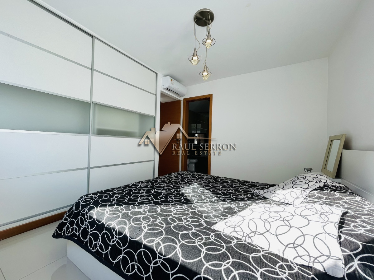 Apartamento ID.1985 - Apartamento de 2 Dormitorios y Parrillero Frente a Playa Brava, Punta del Este