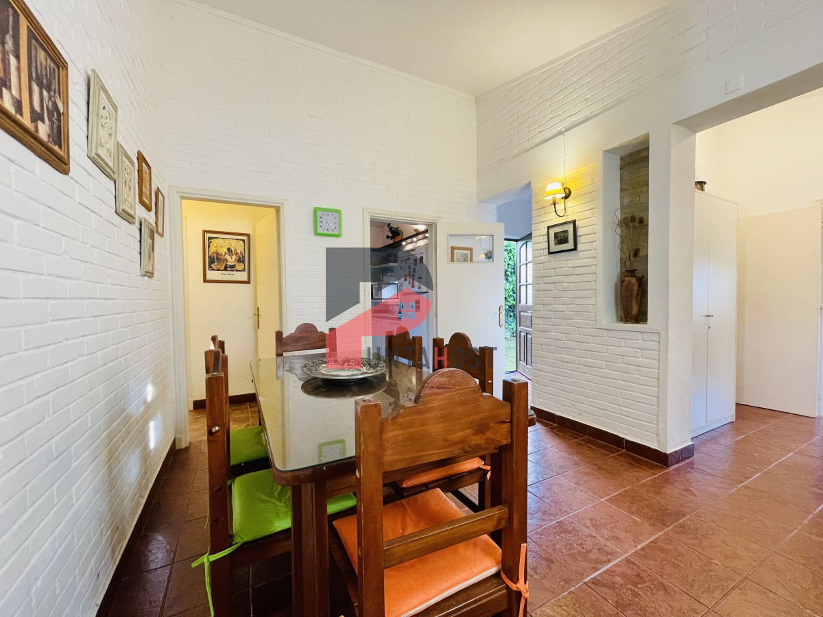 Casa ID.481 - Casa de 3 Dormitorios, Piscina Climatizada y Parrillero en Playa Mansa, Punta del Este