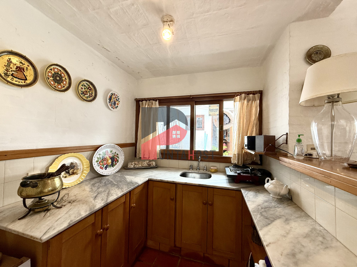 Casa ID.482 - Alquiler temporal de casa de 3 dormitorios con gran parque en playa mansa, Punta del Este