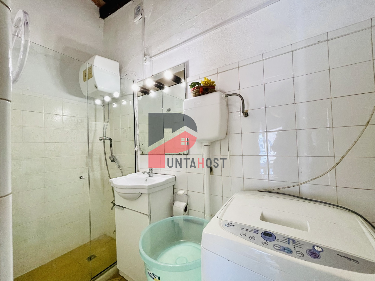 Casa ID.481 - Casa de 3 Dormitorios, Piscina Climatizada y Parrillero en Playa Mansa, Punta del Este