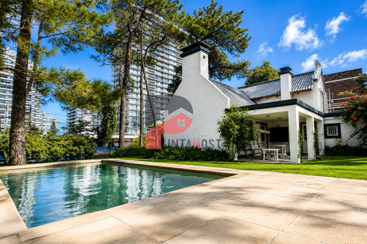 Casa ID.484 - Casa de 3 Dormitorios más Dependencia y Piscina, en Aidy Grill Punta del Este, Ubicada a pasos del Mar