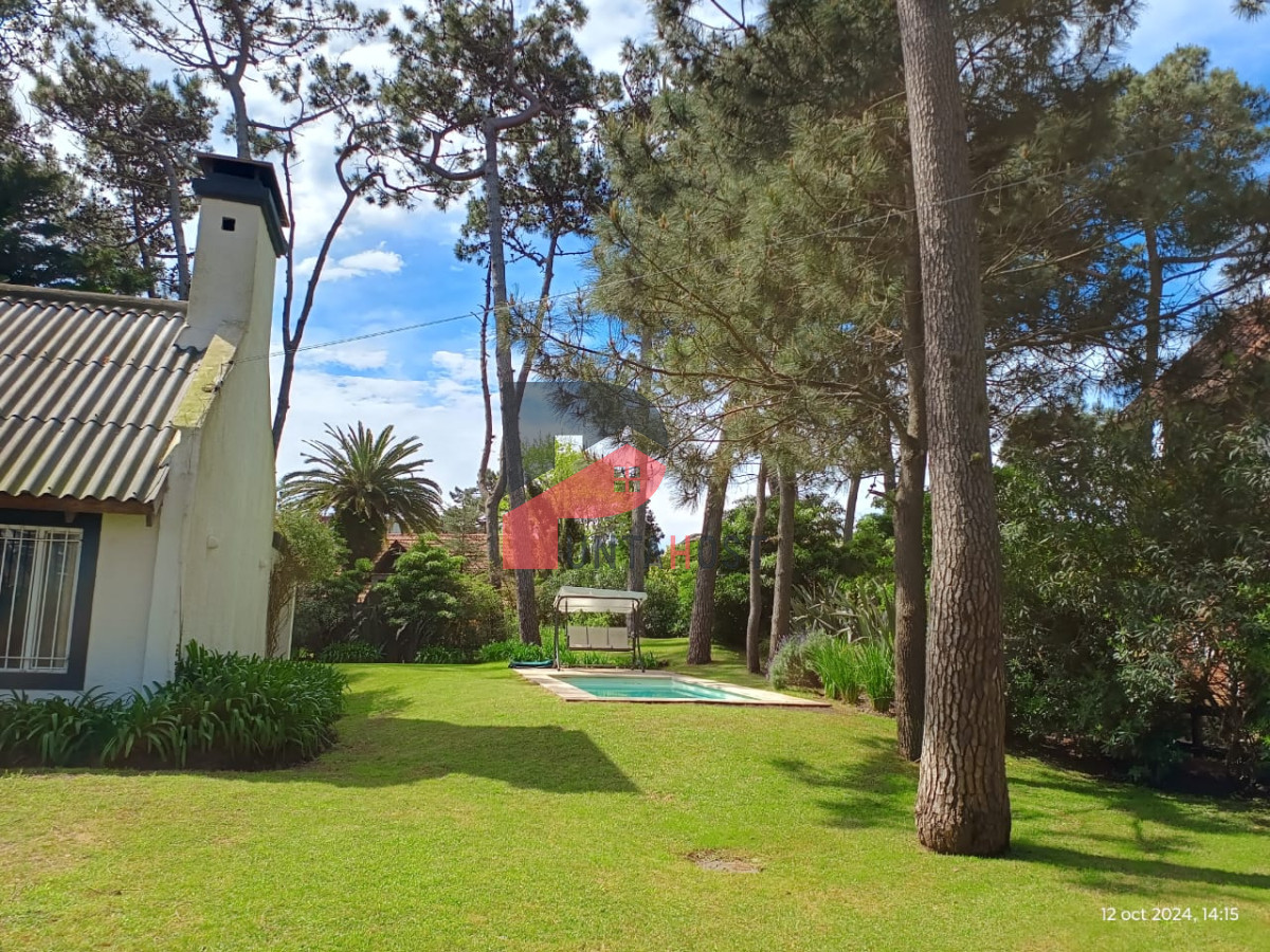 Casa ID.484 - Casa de 3 Dormitorios más Dependencia y Piscina, en Aidy Grill Punta del Este, Ubicada a pasos del Mar