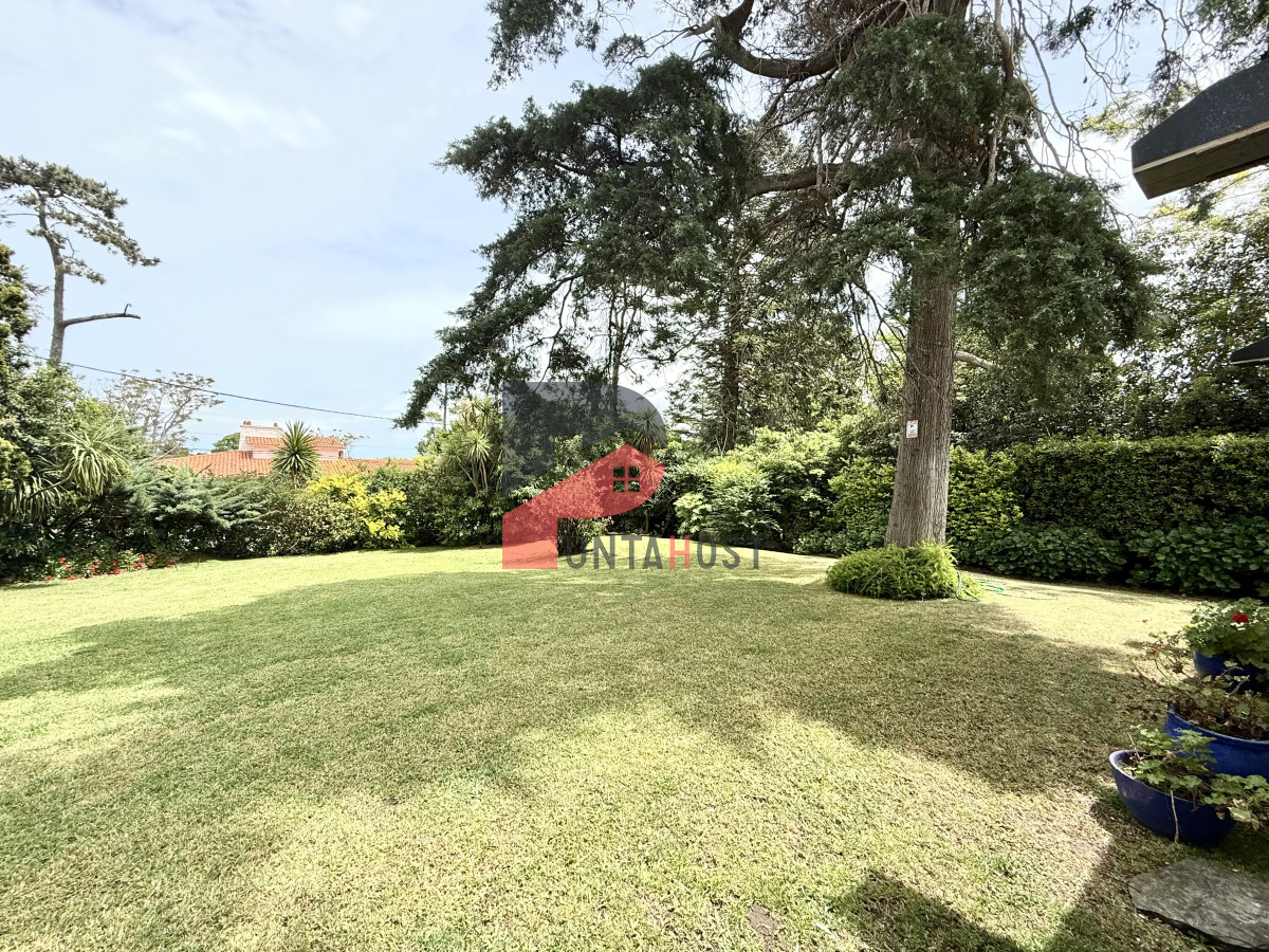 Casa ID.482 - Alquiler temporal de casa de 3 dormitorios con gran parque en playa mansa, Punta del Este