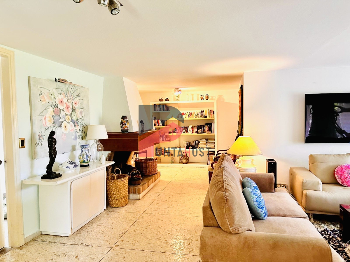 Casa ID.482 - Alquiler temporal de casa de 3 dormitorios con gran parque en playa mansa, Punta del Este