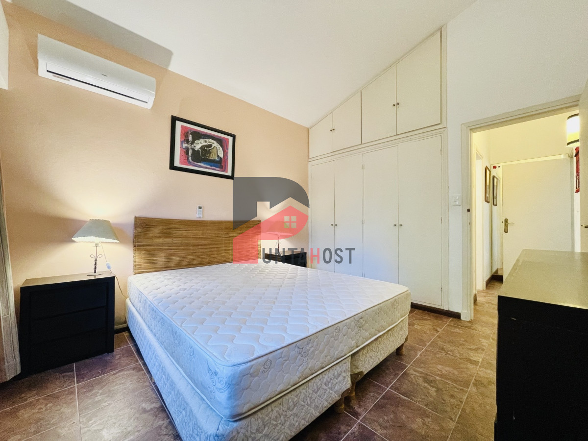 Casa ID.481 - Casa de 3 Dormitorios, Piscina Climatizada y Parrillero en Playa Mansa, Punta del Este