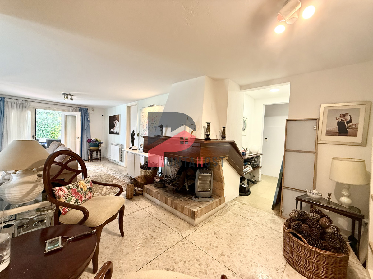 Casa ID.482 - Alquiler temporal de casa de 3 dormitorios con gran parque en playa mansa, Punta del Este