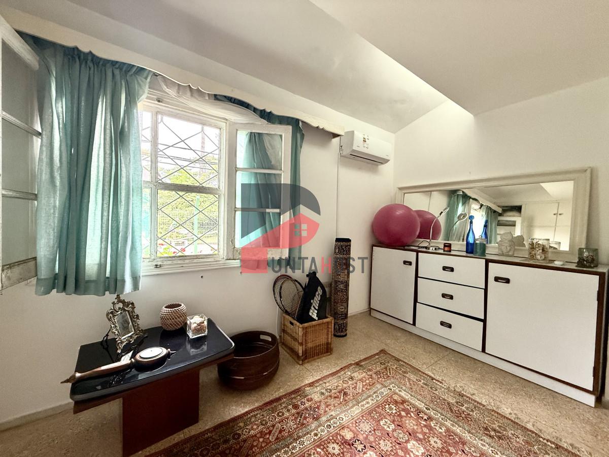 Casa ID.482 - Alquiler temporal de casa de 3 dormitorios con gran parque en playa mansa, Punta del Este