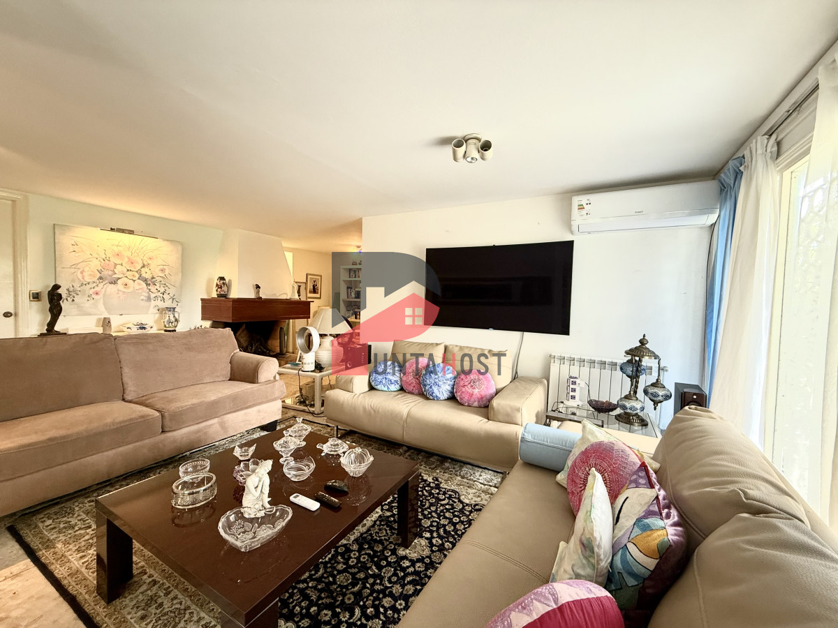 Casa ID.482 - Alquiler temporal de casa de 3 dormitorios con gran parque en playa mansa, Punta del Este
