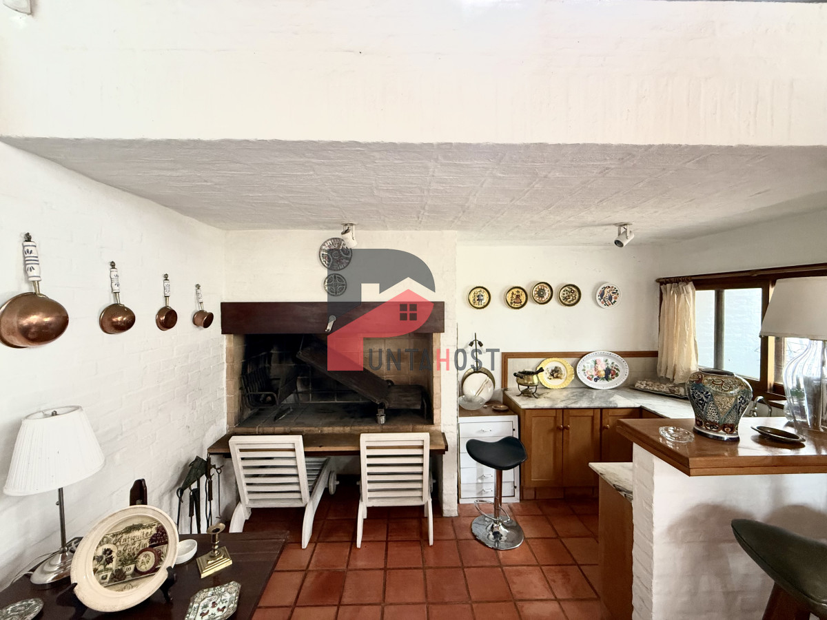 Casa ID.482 - Alquiler temporal de casa de 3 dormitorios con gran parque en playa mansa, Punta del Este