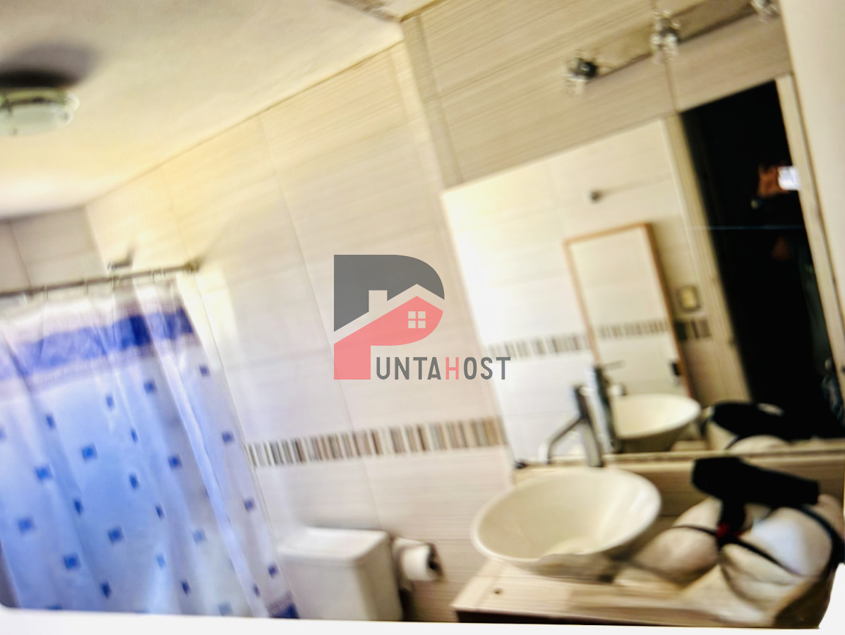 Casa ID.482 - Alquiler temporal de casa de 3 dormitorios con gran parque en playa mansa, Punta del Este