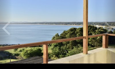 Venta de apartamento dúplex 3 dormitorios mas dependencia de servicio, en Punta Ballena