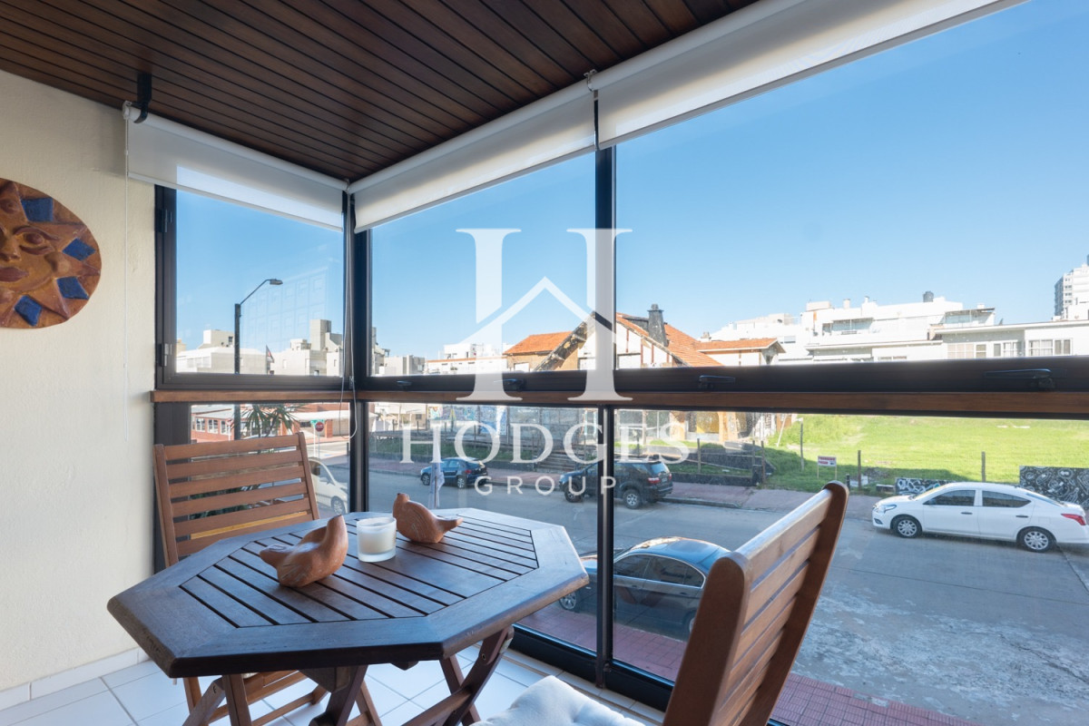 Apartamento ID.188 - Apartamento de 2 Dormitorios frente al Mar, en Venta, Península de Punta del Este
