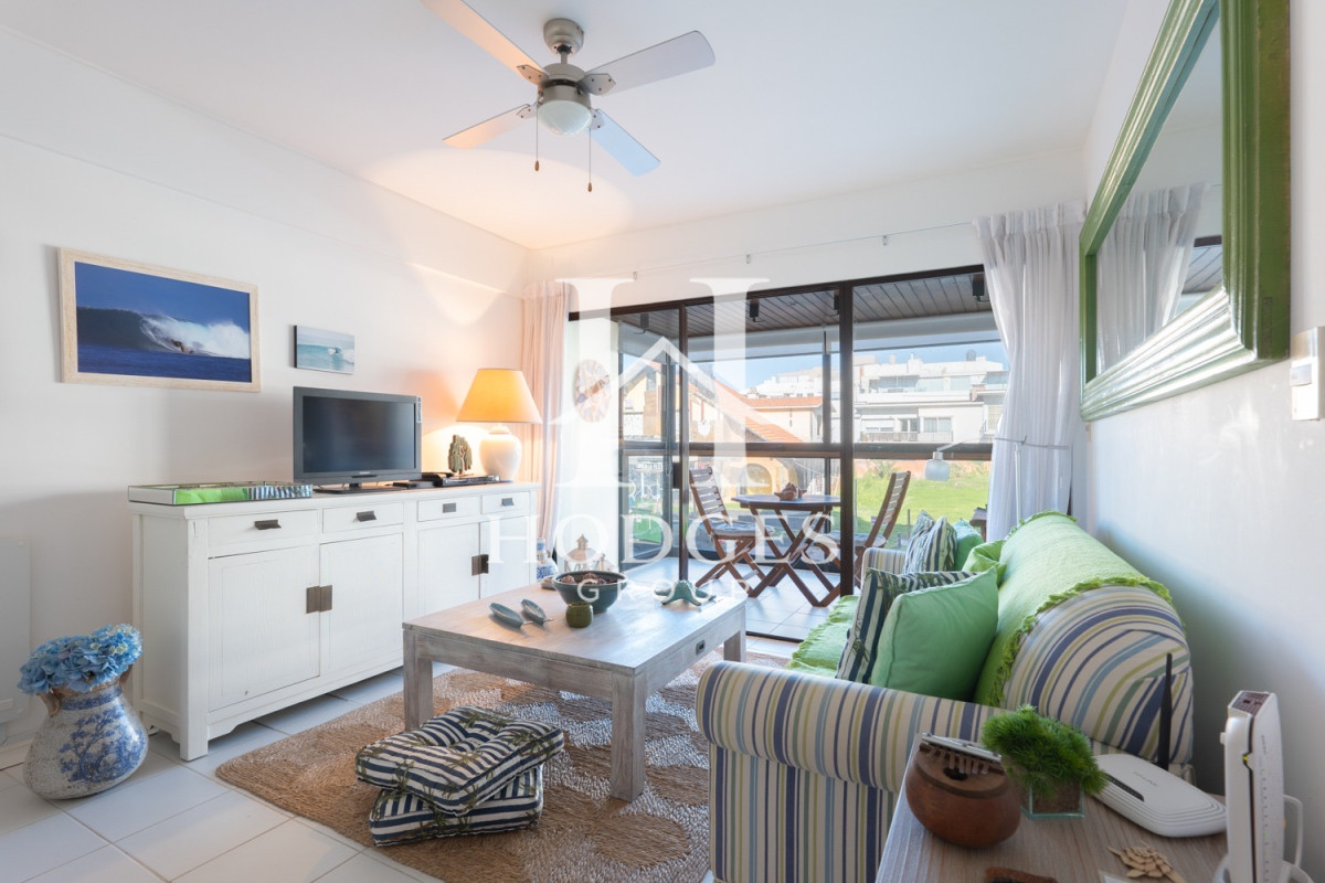 Apartamento ID.188 - Apartamento de 2 Dormitorios frente al Mar, en Venta, Península de Punta del Este