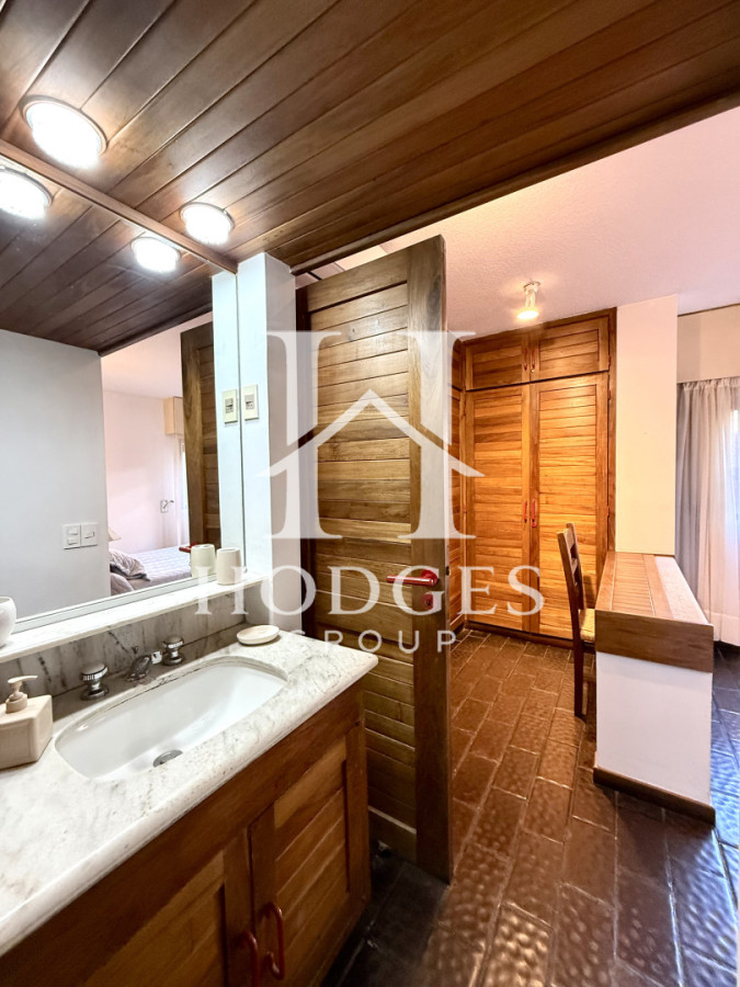 Apartamento ID.171 - Apartamento en venta con alma de casa. Zona Península Punta del Este
