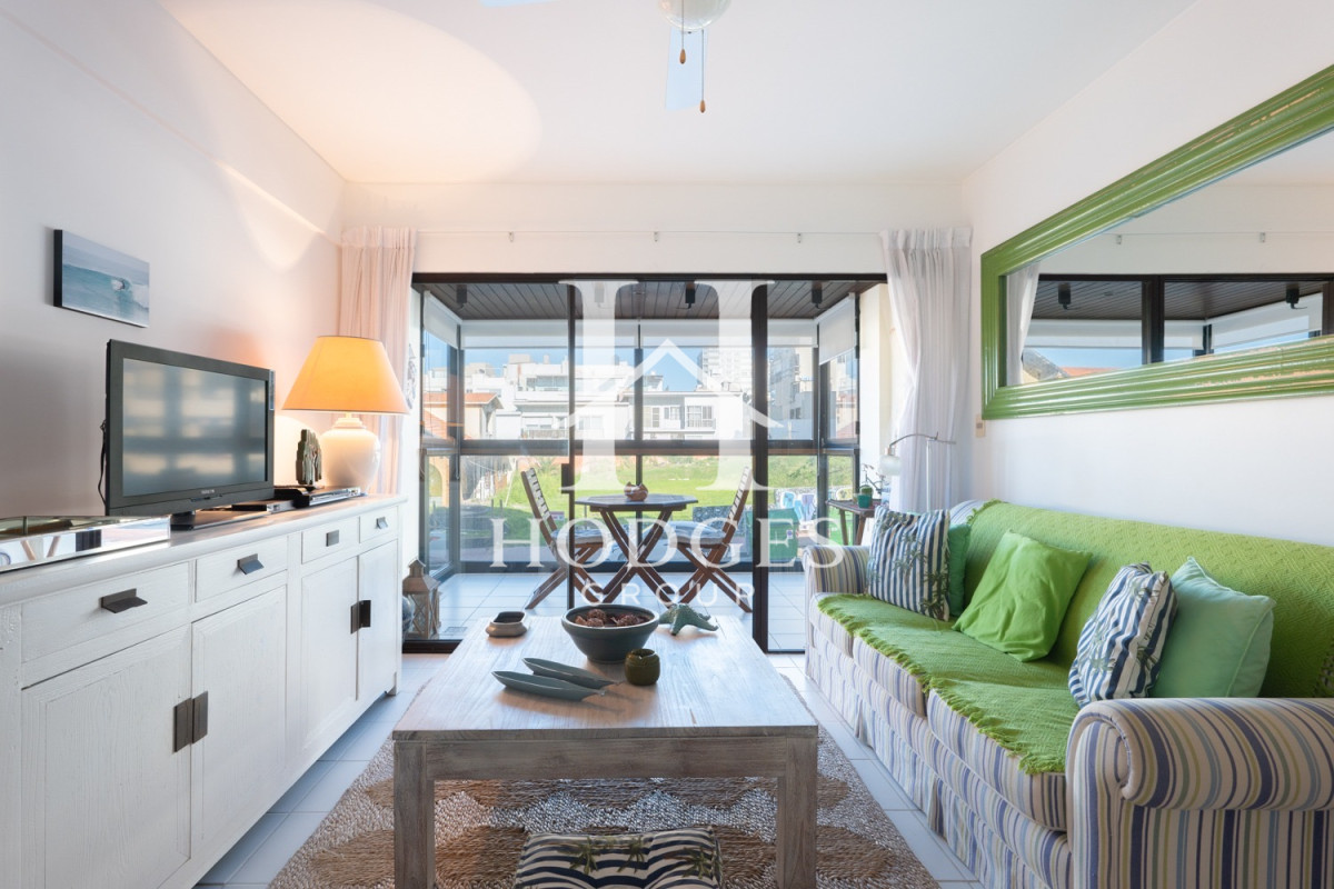 Apartamento ID.188 - Apartamento de 2 Dormitorios frente al Mar, en Venta, Península de Punta del Este