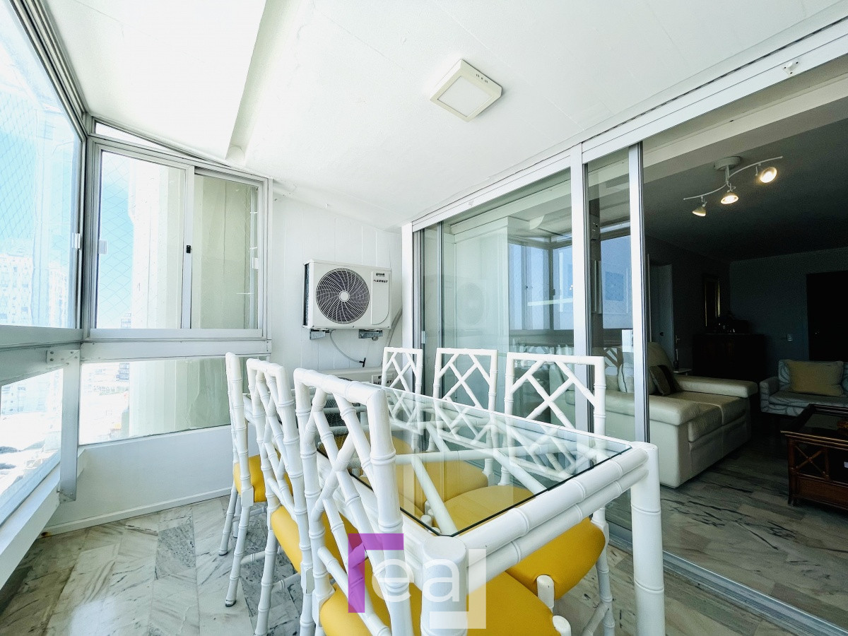 Apartamento ID.54 - Venta de Apartamento de 3 Dormitorios en Península - Punta del Este