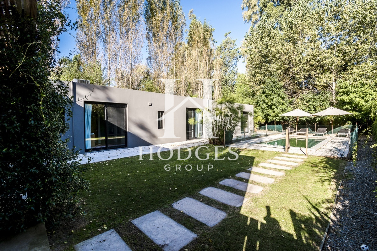 Casa ID.80 - Excelente Casa de 3 Dormitorios en Barrio Privado, La Arbolada - Punta del Este, Venta