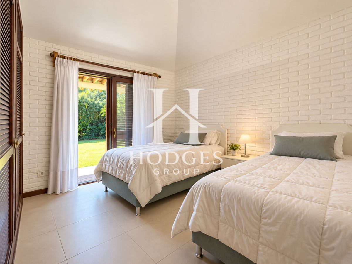 Casa ID.533 - Casa de 3 Dormitorios con Piscina y Parrillero techado en Barrio Lugano a pasos de Punta Shopping, Punta del Este
