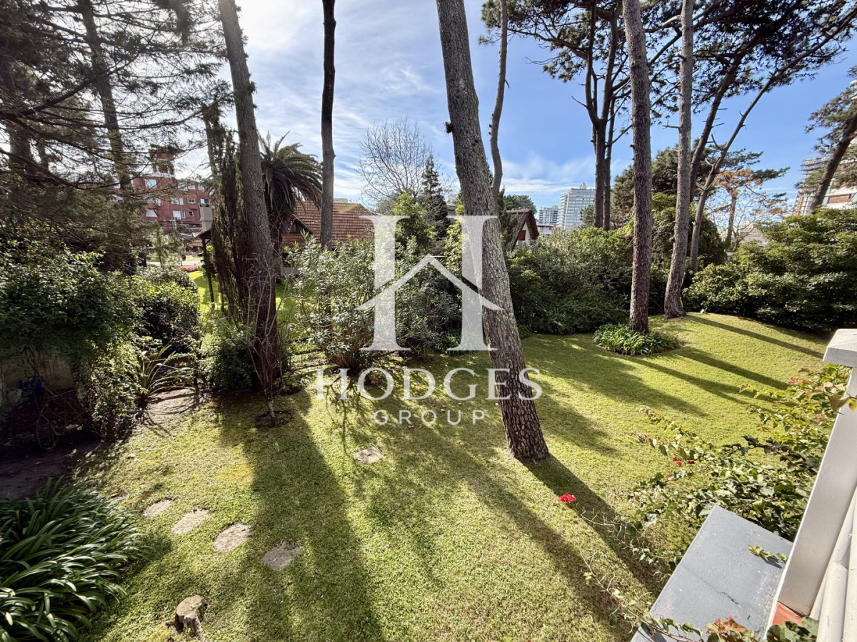 Casa ID.173 - Casa de 3 Dormitorios más Dependencia y Piscina, en Aidy Grill Punta del Este, Ubicada a pasos del Mar