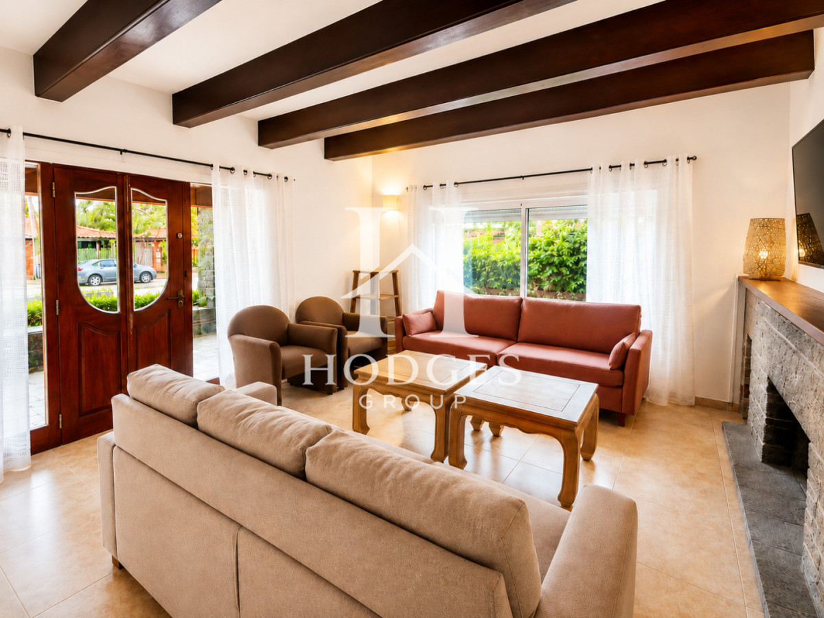 Casa ID.366 - Espectacular Casa de 6 Dormitorios, Piscina y Barbacoa en la Península de Punta del Este