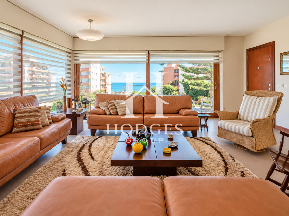 Casa ID.584 - Excelente Casa de 4 Dormitorios, Piscina Climatizada y Barbacoa a una cuadra del Mar, Playa Mansa