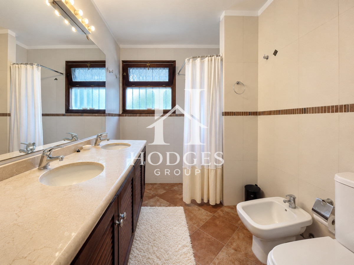 Casa ID.533 - Casa de 3 Dormitorios con Piscina y Parrillero techado en Barrio Lugano a pasos de Punta Shopping, Punta del Este