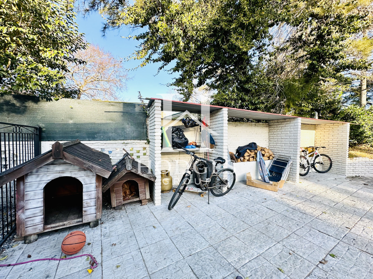 Casa ID.457 - Espectacular Casa Moderna de 5 Dormitorios con Piscina Climatizada y Barbacoa en Alquiler de Temporada, Punta del Este