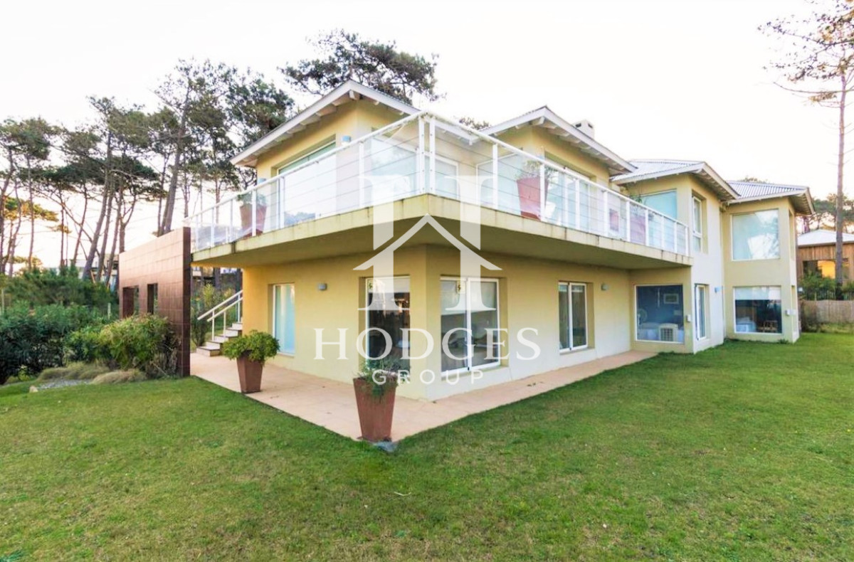 Casa ID.112 - Excelente Casa de 6 Dormitorios y Piscina en Montoya, La Barra